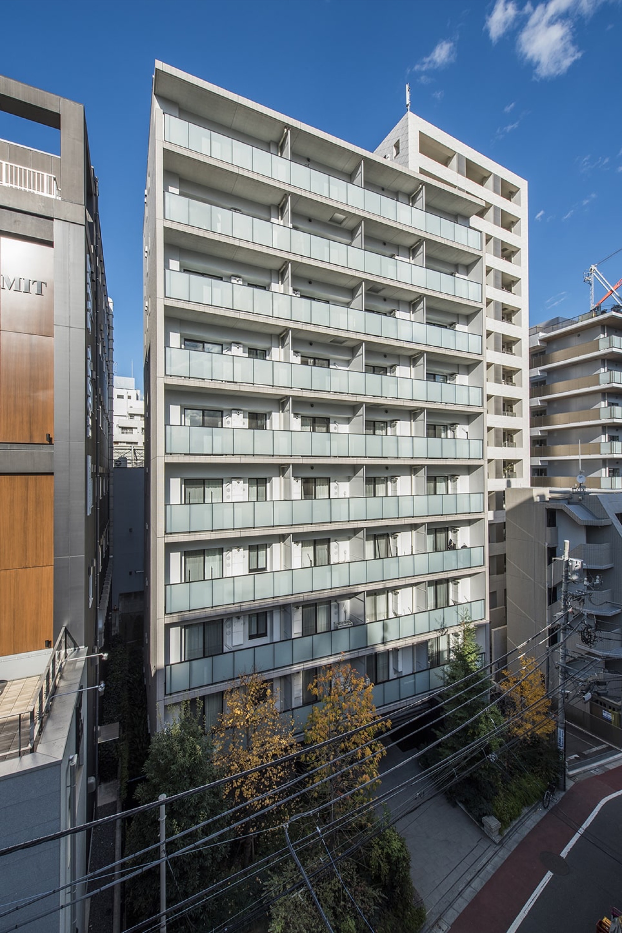 ORB Residence Jinnan の外観、通りから見上げる